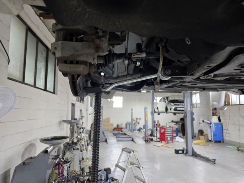 BMW X3 F25 하체 부품 교체 완료